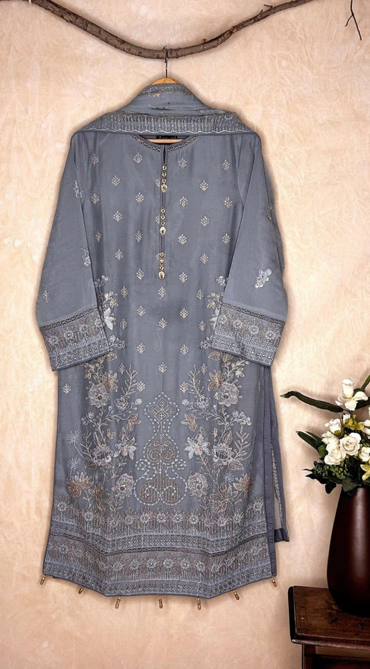 Shop Gray Readymade Pakistani Suit Complete Look | Zarveil